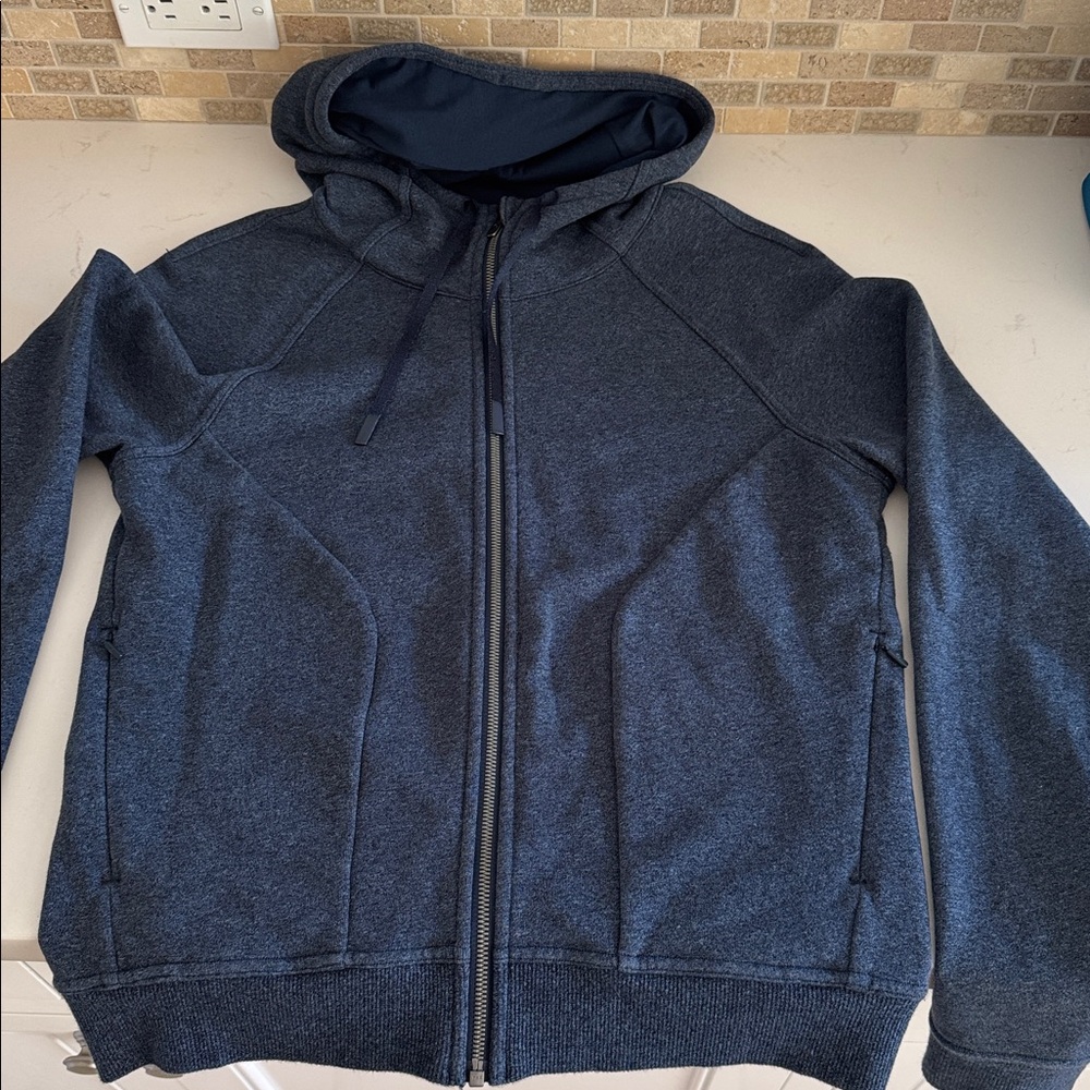 Lululemon Woman’s Performance Jacket in Heather Blue Size: 10 *New ✨